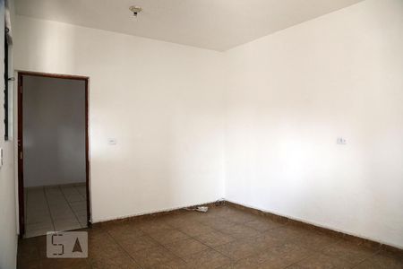 Quarto 1 de casa para alugar com 2 quartos, 90m² em Parque Arariba, São Paulo