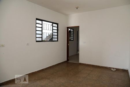 Quarto 1 de casa para alugar com 2 quartos, 90m² em Parque Arariba, São Paulo