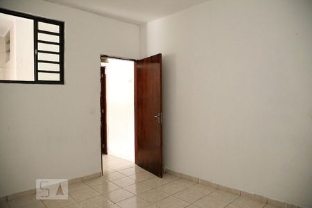 Quarto 2 de casa para alugar com 2 quartos, 90m² em Parque Arariba, São Paulo