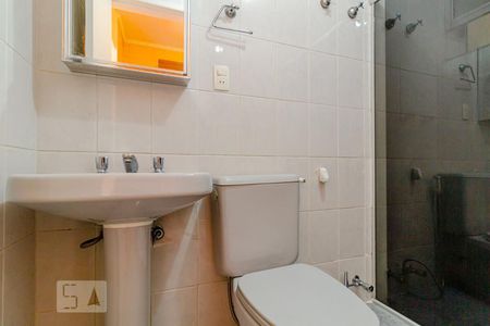 Banheiro de kitnet/studio para alugar com 1 quarto, 33m² em Bela Vista, São Paulo