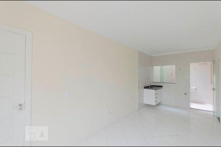 Sala e Cozinha de casa de condomínio para alugar com 2 quartos, 42m² em Vila Granada, São Paulo