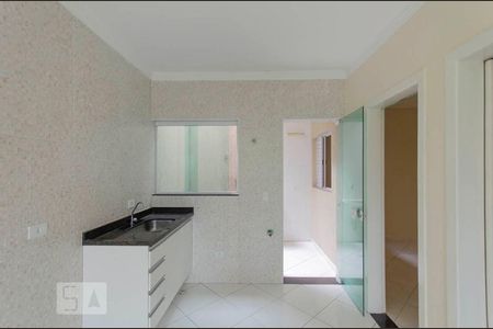 Casa de condomínio para alugar com 42m², 2 quartos e sem vagaSala e Cozinha