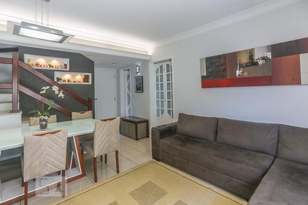 Sala de Estar de casa de condomínio para alugar com 2 quartos, 80m² em Vila São Silvestre, São Paulo