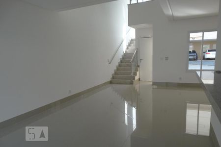 Sala de casa de condomínio para alugar com 4 quartos, 205m² em Jardim Mariliza, Goiânia