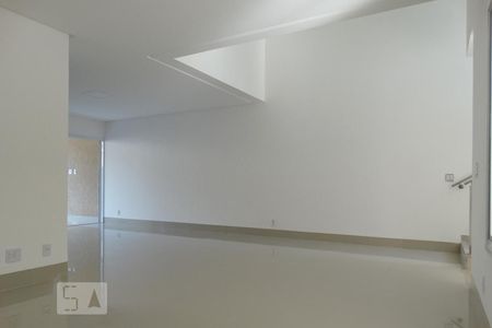 Sala de casa de condomínio para alugar com 4 quartos, 205m² em Jardim Mariliza, Goiânia