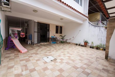 Garagem de casa à venda com 4 quartos, 150m² em Portuguesa, Rio de Janeiro