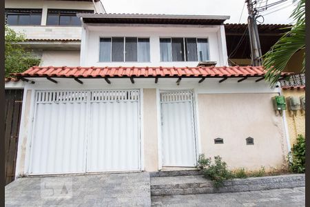 Fachada de casa à venda com 4 quartos, 150m² em Portuguesa, Rio de Janeiro