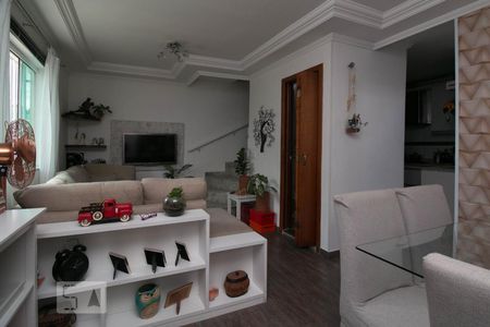 Casa à venda com 156m², 3 quartos e 2 vagasSala