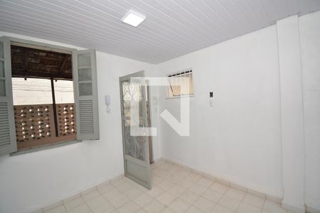 Sala/Quarto de kitnet/studio para alugar com 1 quarto, 25m² em Oswaldo Cruz, Rio de Janeiro