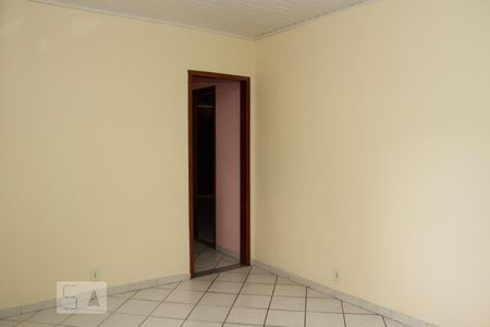 Sala de casa para alugar com 1 quarto, 80m² em Jardim Sulacap, Rio de Janeiro