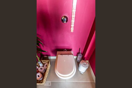 Lavabo de apartamento para alugar com 2 quartos, 142m² em Higienópolis, São Paulo