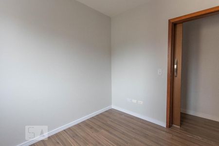 Quarto 1 de apartamento para alugar com 2 quartos, 55m² em Boa Vista, Curitiba