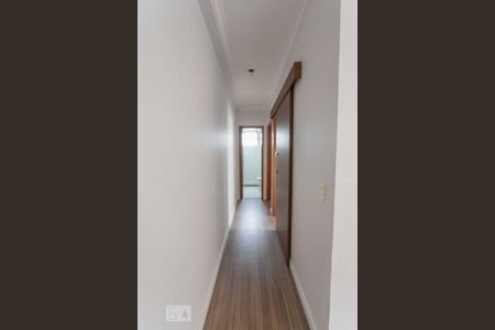 Corredor de apartamento para alugar com 2 quartos, 55m² em Boa Vista, Curitiba
