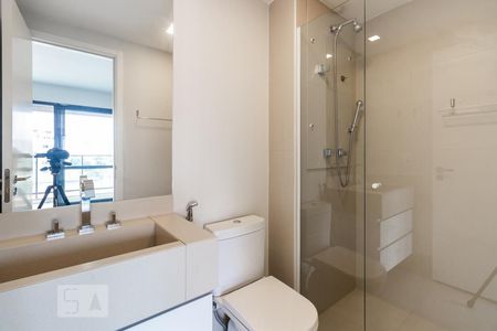 Banheiro de kitnet/studio para alugar com 1 quarto, 39m² em Vila Nova Conceição, São Paulo