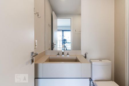 Banheiro de kitnet/studio para alugar com 1 quarto, 39m² em Vila Nova Conceição, São Paulo