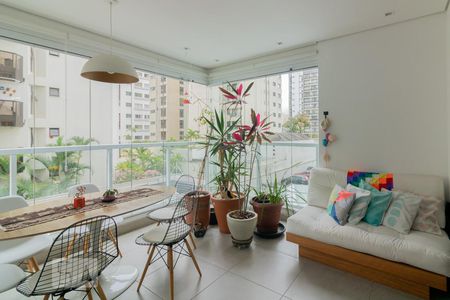 Varanda Sala de apartamento para alugar com 2 quartos, 76m² em Moema, São Paulo