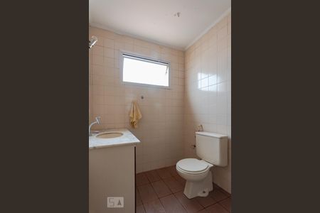 Banheiro de apartamento à venda com 1 quarto, 50m² em Vila Lemos, Campinas