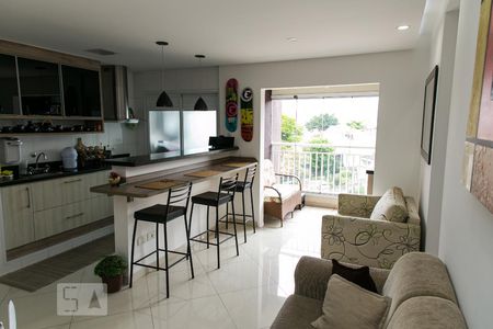 Sala de casa para alugar com 2 quartos, 70m² em Vila Nivi, São Paulo