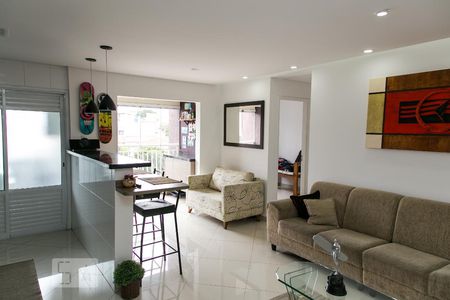 Sala de casa para alugar com 2 quartos, 70m² em Vila Nivi, São Paulo