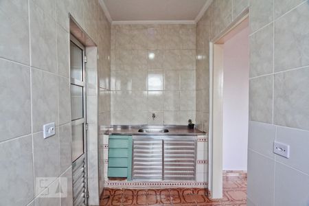 Cozinha de casa para alugar com 1 quarto, 20m² em Vila Cavaton, São Paulo