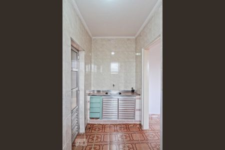 Cozinha de casa para alugar com 1 quarto, 20m² em Vila Cavaton, São Paulo