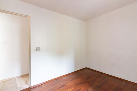 Quarto de apartamento para alugar com 3 quartos, 75m² em Piratininga, Osasco