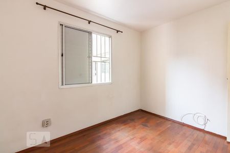 Quarto de apartamento para alugar com 3 quartos, 75m² em Piratininga, Osasco