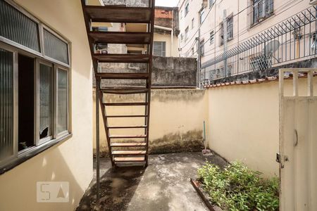 Vista Sala de casa à venda com 2 quartos, 110m² em Encantado, Rio de Janeiro