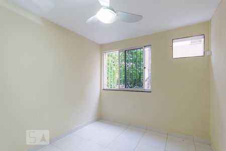 Quarto 2 de apartamento para alugar com 2 quartos, 48m² em Jacarepaguá, Rio de Janeiro