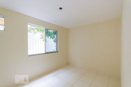 Quarto 1 de apartamento para alugar com 2 quartos, 48m² em Jacarepaguá, Rio de Janeiro