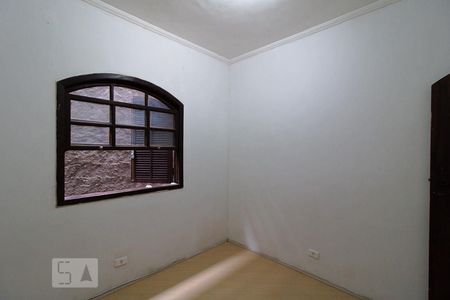 Quarto 2 de casa para alugar com 2 quartos, 75m² em Parque Arariba, São Paulo