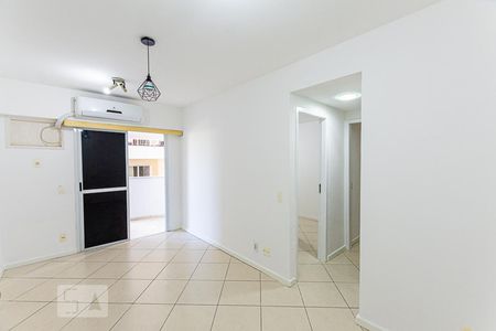 Sala de apartamento para alugar com 2 quartos, 95m² em Santa Rosa, Niterói