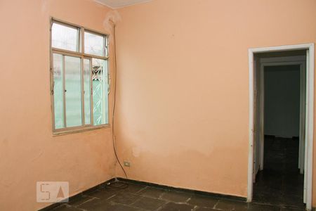 Sala de casa para alugar com 2 quartos, 80m² em Jardim Sulacap, Rio de Janeiro