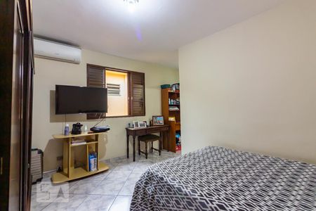 Suíte de casa à venda com 5 quartos, 198m² em Cidade das Flores, Osasco