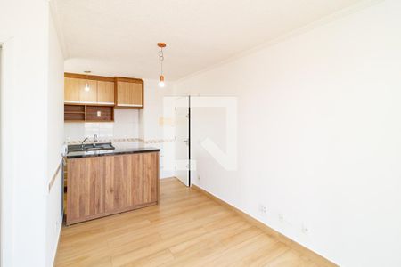 Sala de apartamento para alugar com 3 quartos, 58m² em Parque Edu Chaves, São Paulo