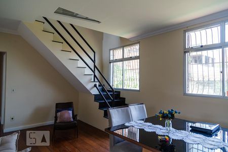 Sala 1 de apartamento para alugar com 3 quartos, 180m² em Santa Cruz, Belo Horizonte