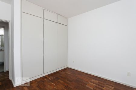 Quarto 1 de apartamento para alugar com 2 quartos, 82m² em Sumaré, São Paulo