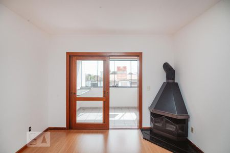 Detalhe lareira de apartamento para alugar com 3 quartos, 102m² em Jardim Itu, Porto Alegre