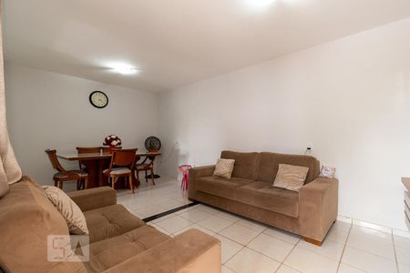 Sala de casa para alugar com 2 quartos, 83m² em Residencial Center Ville, Goiânia