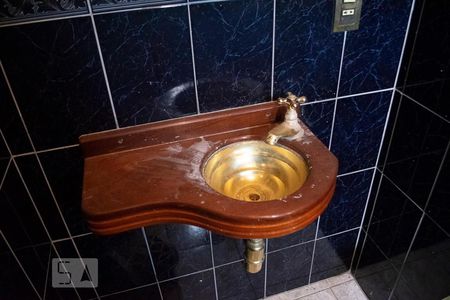 LAVABO de casa à venda com 5 quartos, 550m² em Vila Basileia, São Paulo