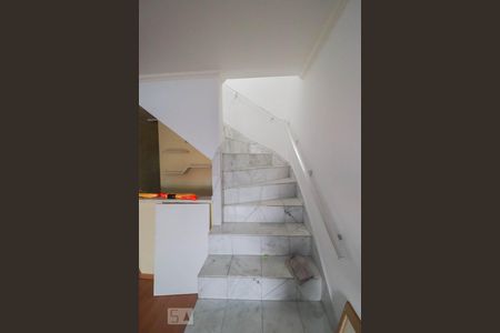 Escada de casa à venda com 4 quartos, 250m² em Vila Pascoal, Guarulhos