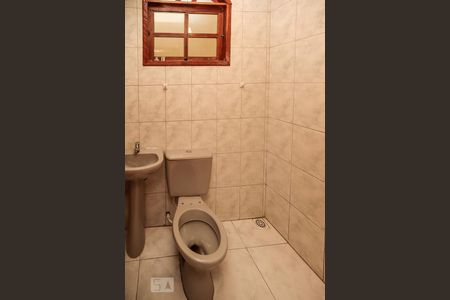 Banheiro de kitnet/studio para alugar com 1 quarto, 35m² em Sampaio, Rio de Janeiro