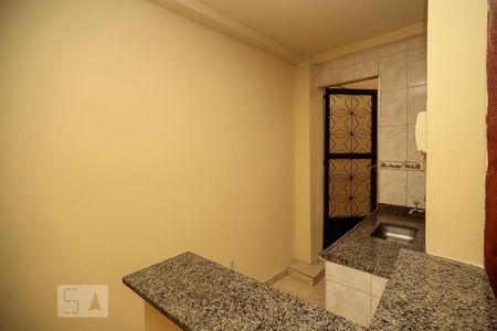 Cozinha de kitnet/studio para alugar com 1 quarto, 35m² em Sampaio, Rio de Janeiro