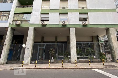 Apartamento para alugar com 163m², 3 quartos e 1 vaga Apartamento para alugar com 163m², 3 quartos e 1 vagaFachada