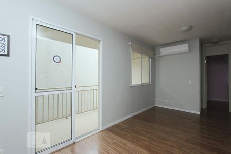 SALA de apartamento para alugar com 2 quartos, 74m² em Humaitá, Porto Alegre