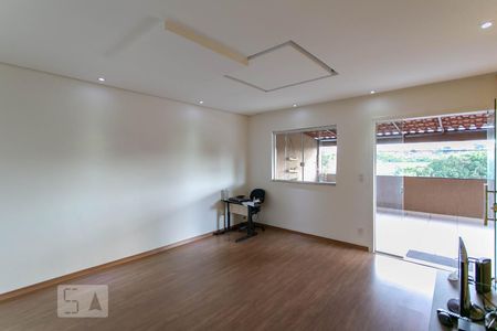 Sala de casa à venda com 3 quartos, 340m² em São Bernardo, Belo Horizonte