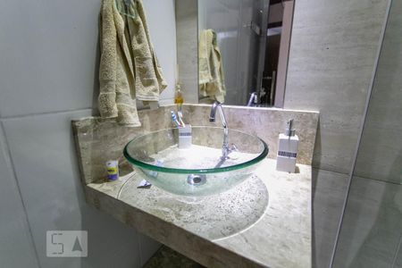 Casa à venda com 340m², 3 quartos e 6 vagas Casa à venda com 340m², 3 quartos e 6 vagasBanheiro Social