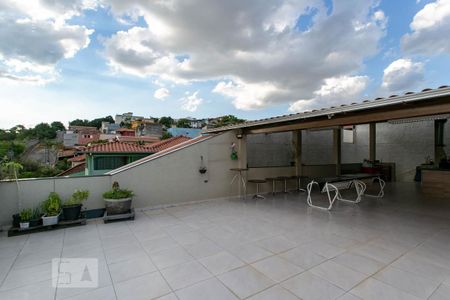 Casa à venda com 340m², 3 quartos e 6 vagas Casa à venda com 340m², 3 quartos e 6 vagasTerraço