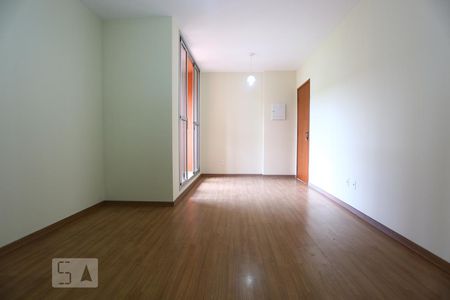 Sala de apartamento à venda com 2 quartos, 65m² em Jaguaribe, Osasco