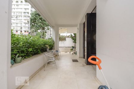 Entrada de casa à venda com 4 quartos, 440m² em Consolação, São Paulo